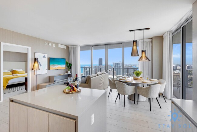 Building Photo - 4010 S Ocean Dr