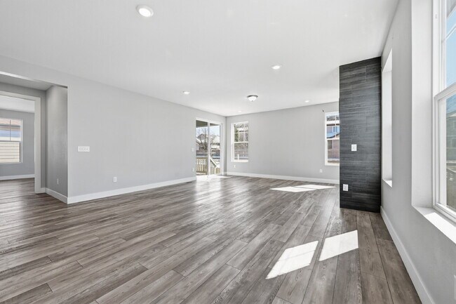 Building Photo - $3,040.95, $300 off the first month's rent, 3 Beds - 2 Bath, Single Family Home in Dacono with 3-...