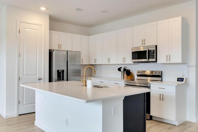 Building Photo - 795 Longboat Dr
