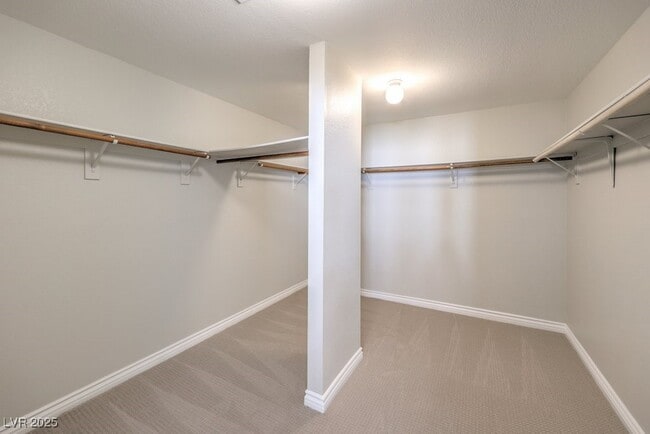 Building Photo - 10024 Sail Landing Ct