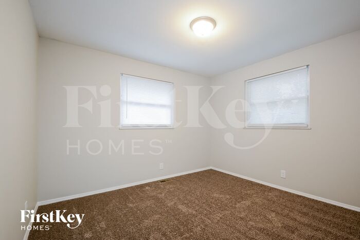 Building Photo - 801 Boleyn Pl