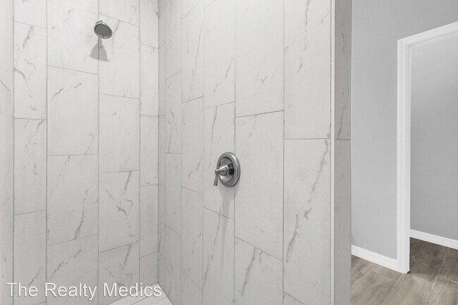 Building Photo - 3 br, 2 bath House - 2782 Wright Ave SE