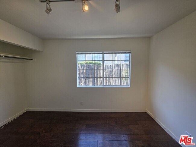 Building Photo - 2241 Branden St