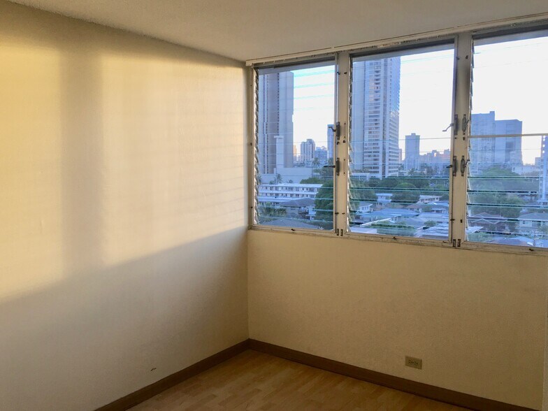 Building Photo - 2651 Kuilei St