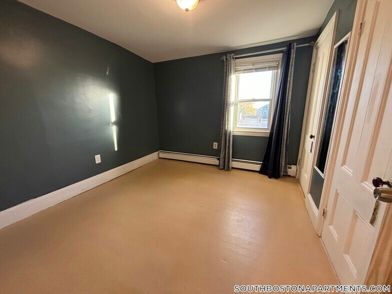 Building Photo - 4 Barrett Ave