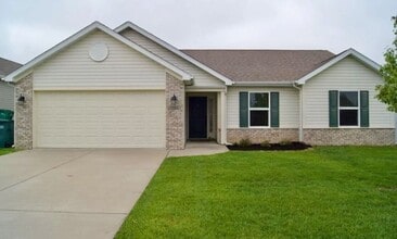 Building Photo - Large 3 Bedroom Home