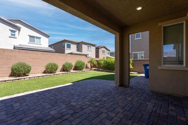 Building Photo - 7126 Calvert Cliffs St