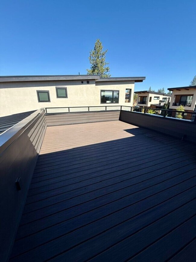 Building Photo - 3336 NW Celilo Ln