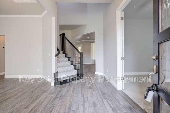 Building Photo - 15121 SE 56th St