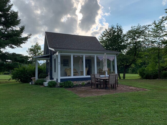 Building Photo - 3207 Carpenter Rd