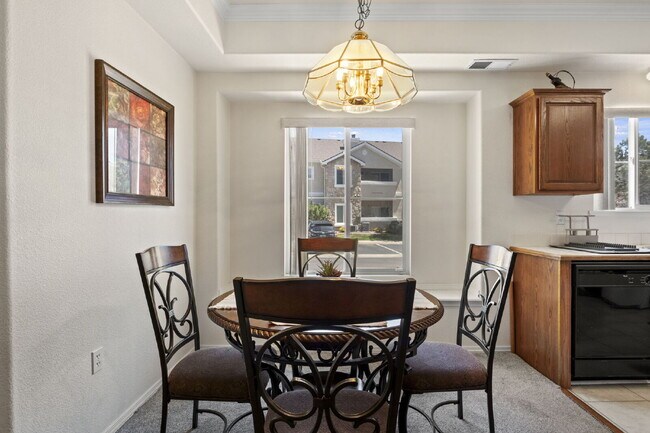 Building Photo - Fully Furnished Condo in Stratmoor Hills - Utilities Provided!