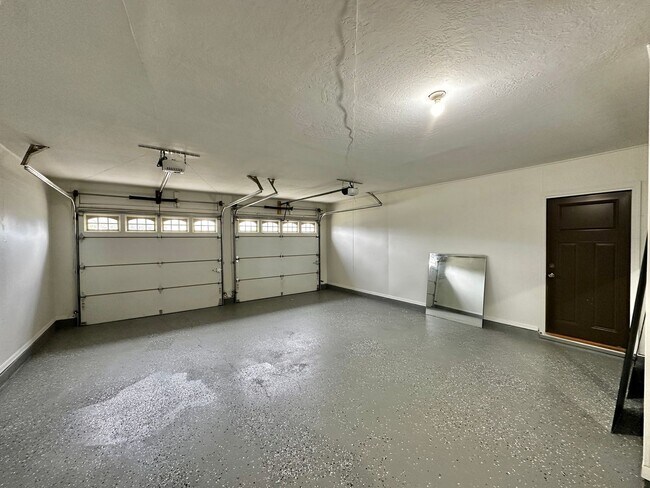 Building Photo - Remodeled Bathrooms