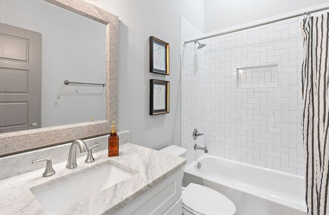 Building Photo - Walkable Luxury in Edgehill