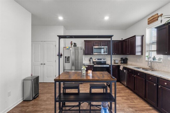 Building Photo - 831 Sunlit Coral St