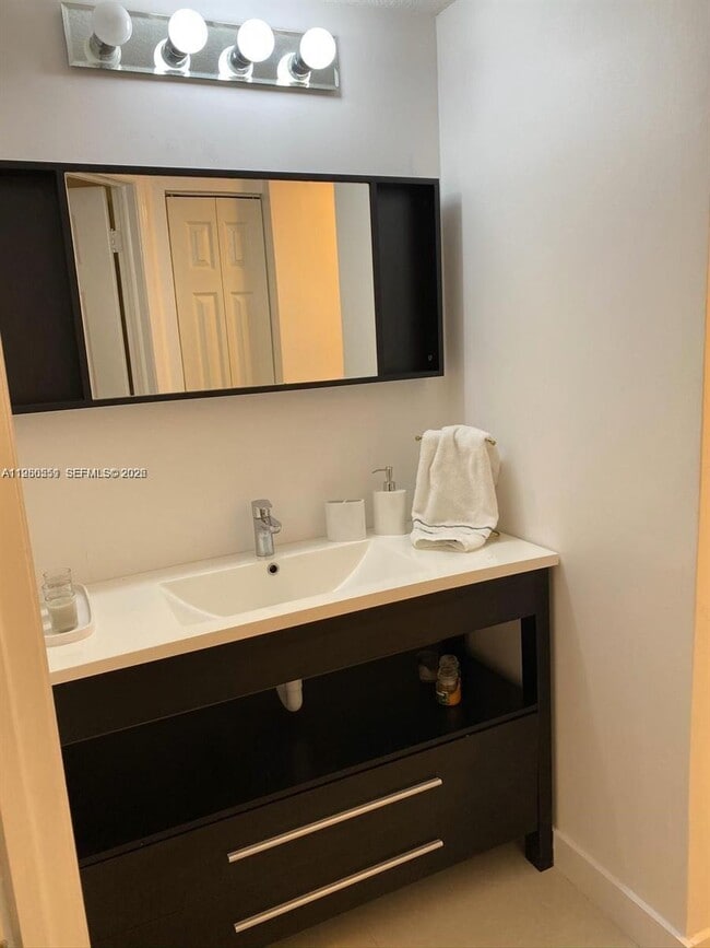 Building Photo - 7262 NW 113th Pl