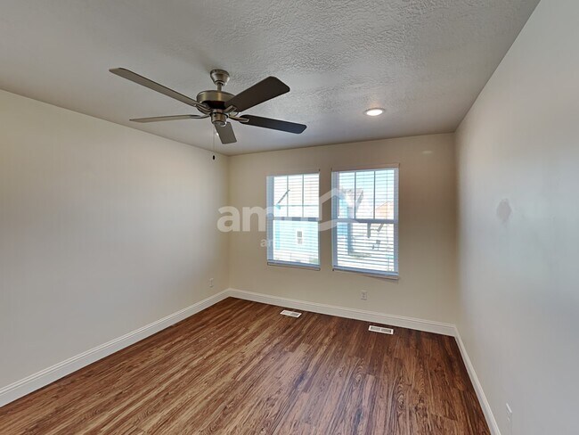 Building Photo - 11122 S Seagrass Dr