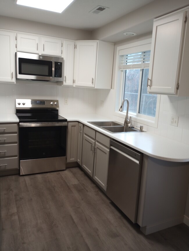 Building Photo - 9316 W Cory Ln