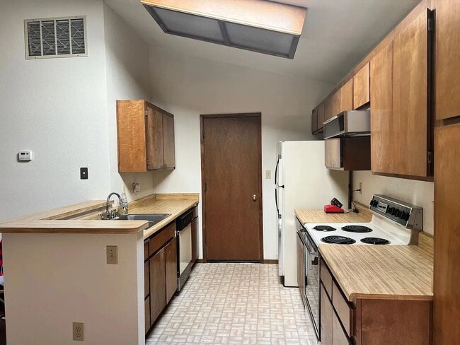 Building Photo - 608 Capps Ln