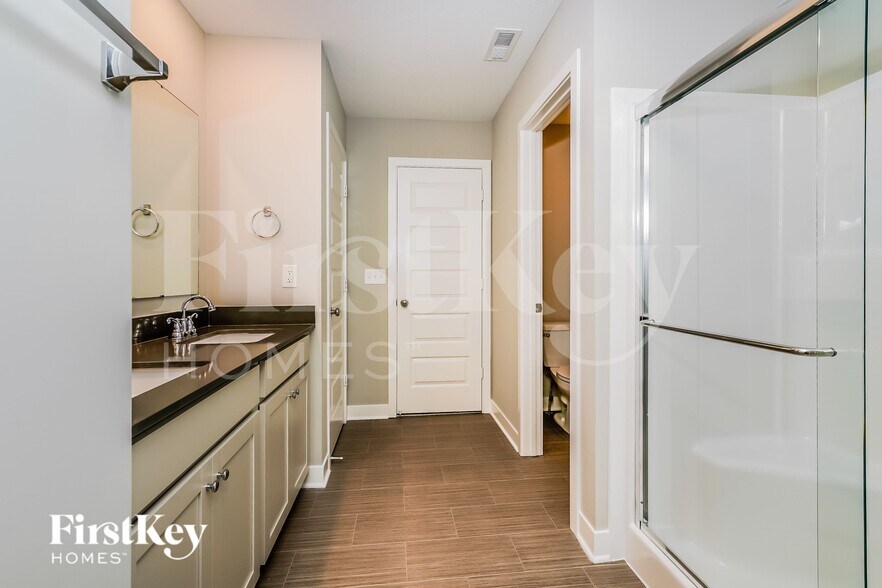 Building Photo - 2332 S Carlota Dr