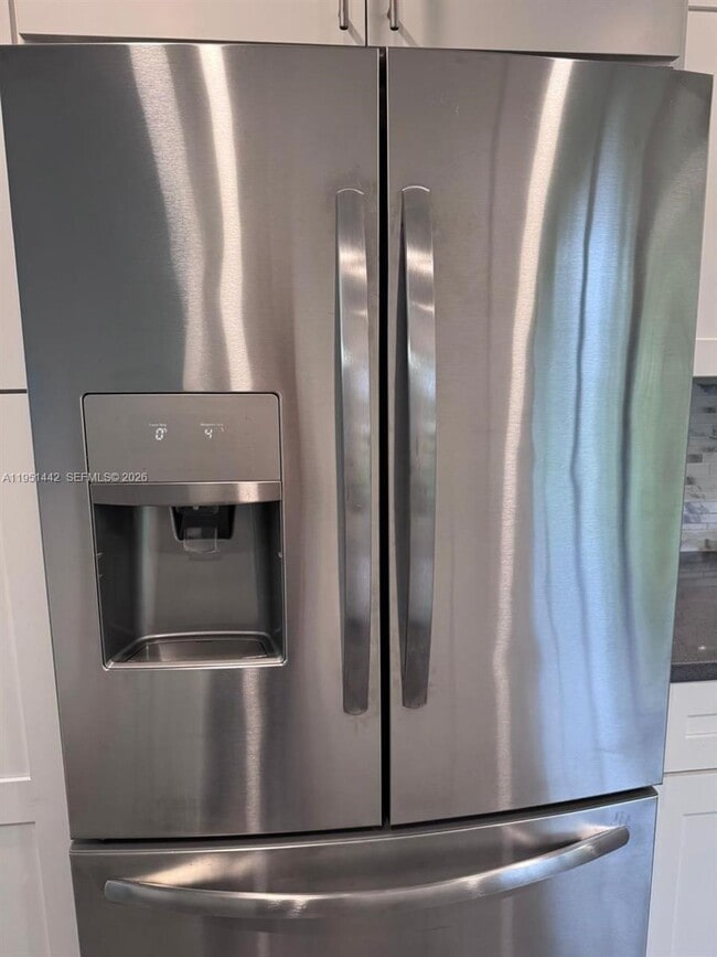 Building Photo - 5917 Vía Vermilya