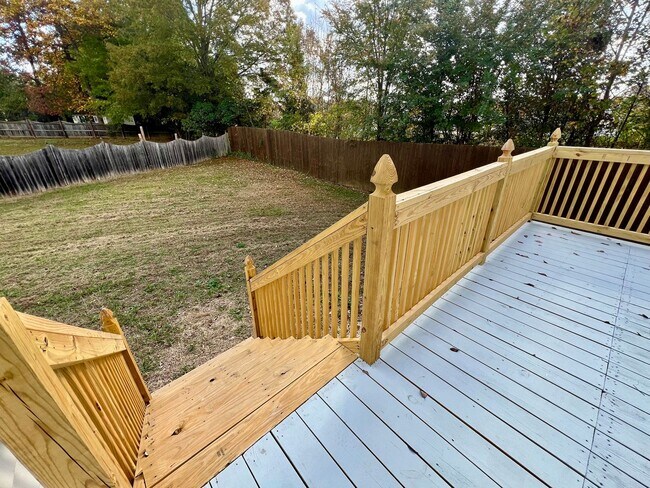 Building Photo - Four bedroom, 3.5 bath house in Elon!  Mus...