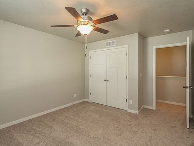 Building Photo - Twin Gates Townhomes - End Unit