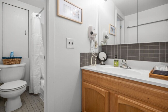 Building Photo - 309 Vine St