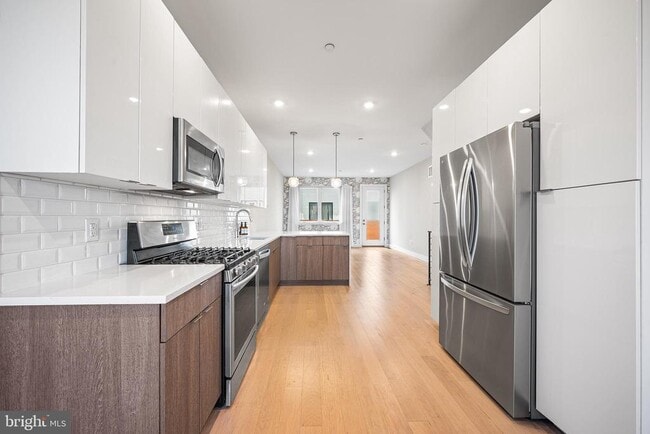 Building Photo - 1839- Blair St