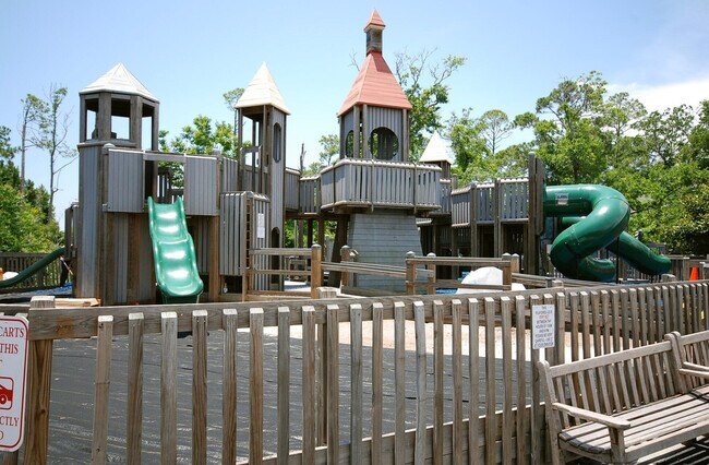 Building Photo - 2442 Bungalo Ln