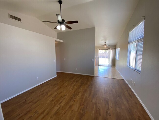 Building Photo - 30351 Maple Chase Dr