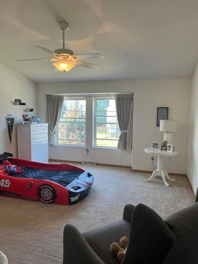 Building Photo - Brookfield Condo for Rent