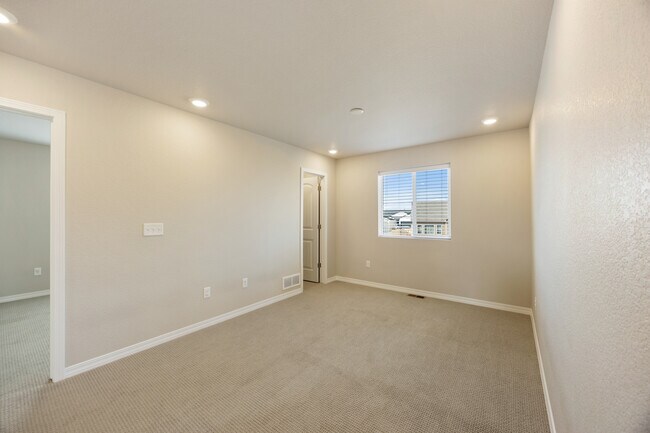 Building Photo - 10886 Rolling Peaks Dr