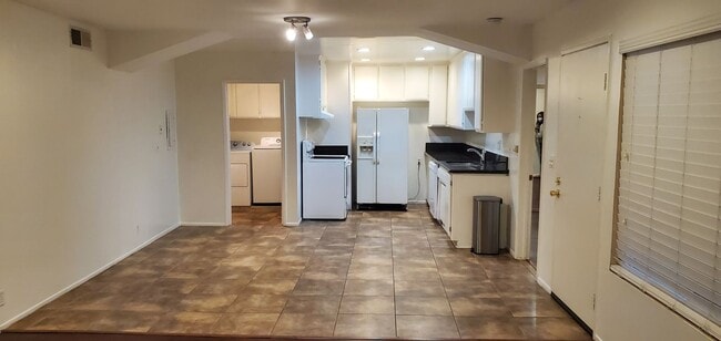 Primary Photo - Spacious Silverlake Condo – Move-In Ready!