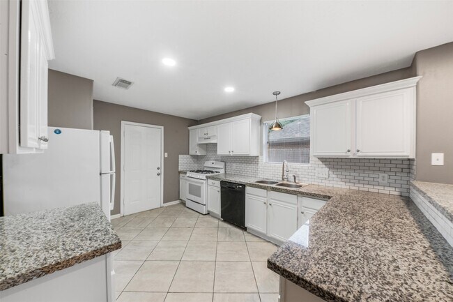 Building Photo - 6803 Highwind Bend Ln