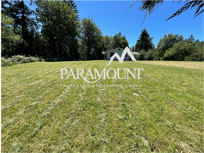 Building Photo - Tucked Away Upper 2 Bedroom Duplex in Port Orchard