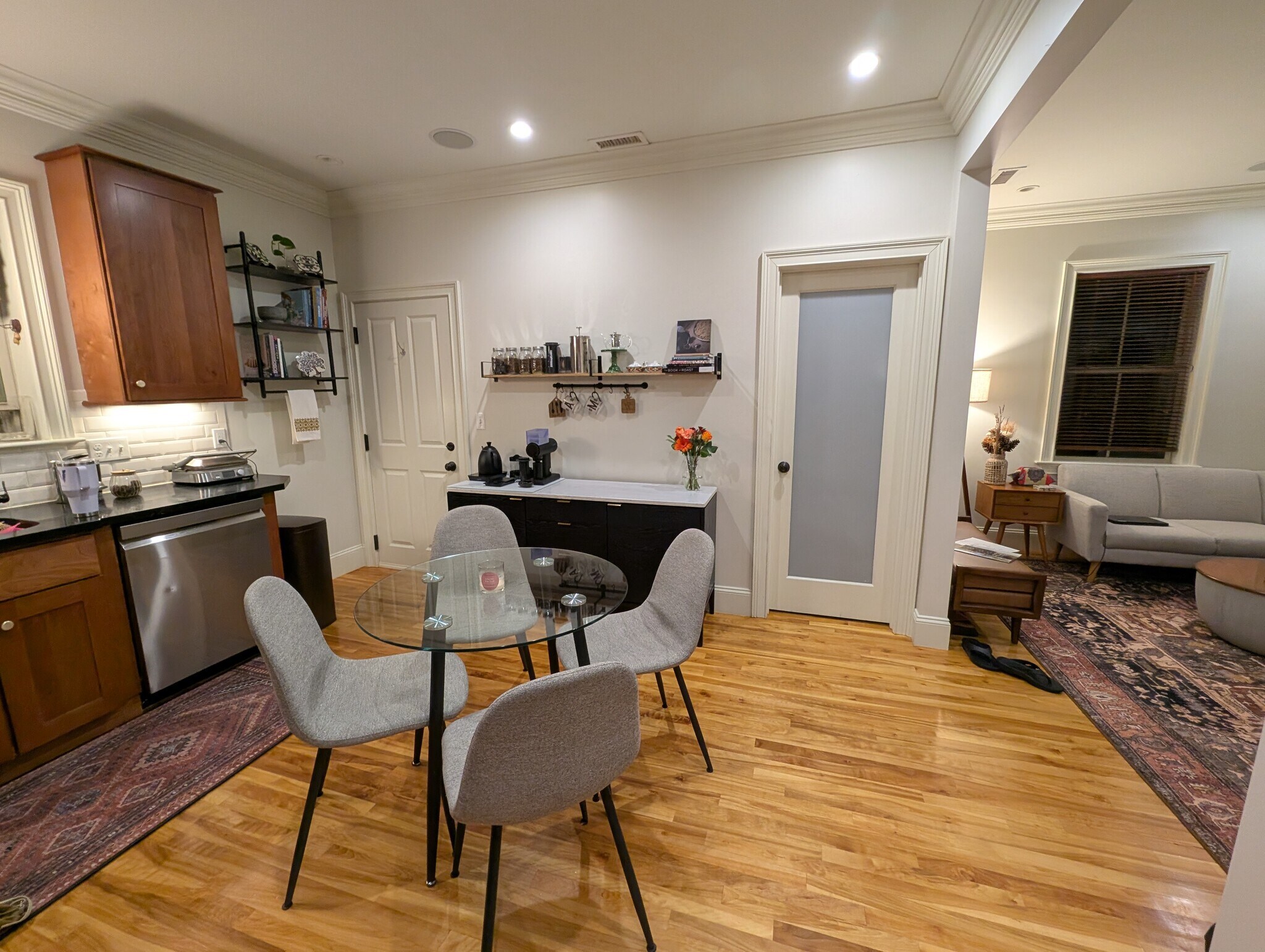 Building Photo - 35 White Pl