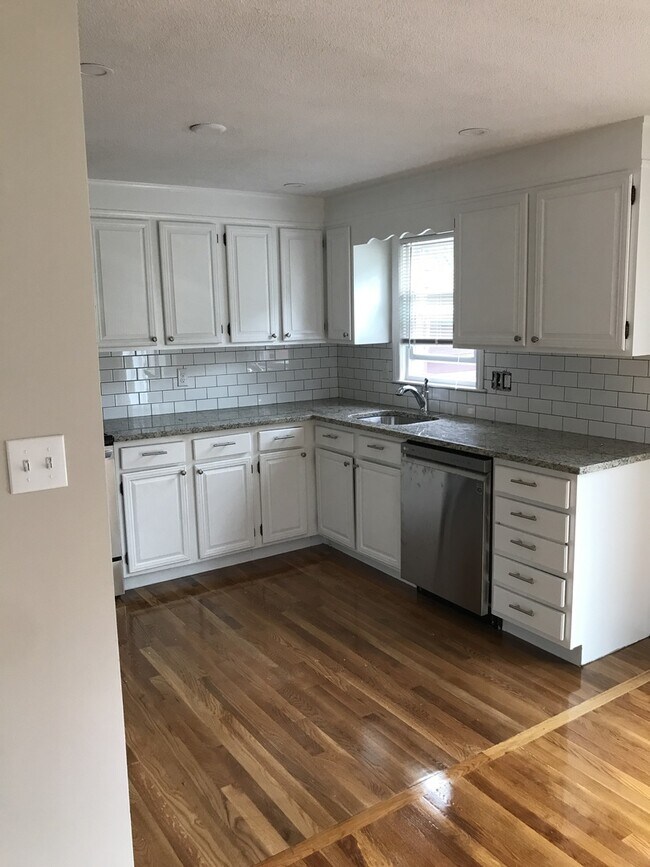 Building Photo - 626-628 Summer St.