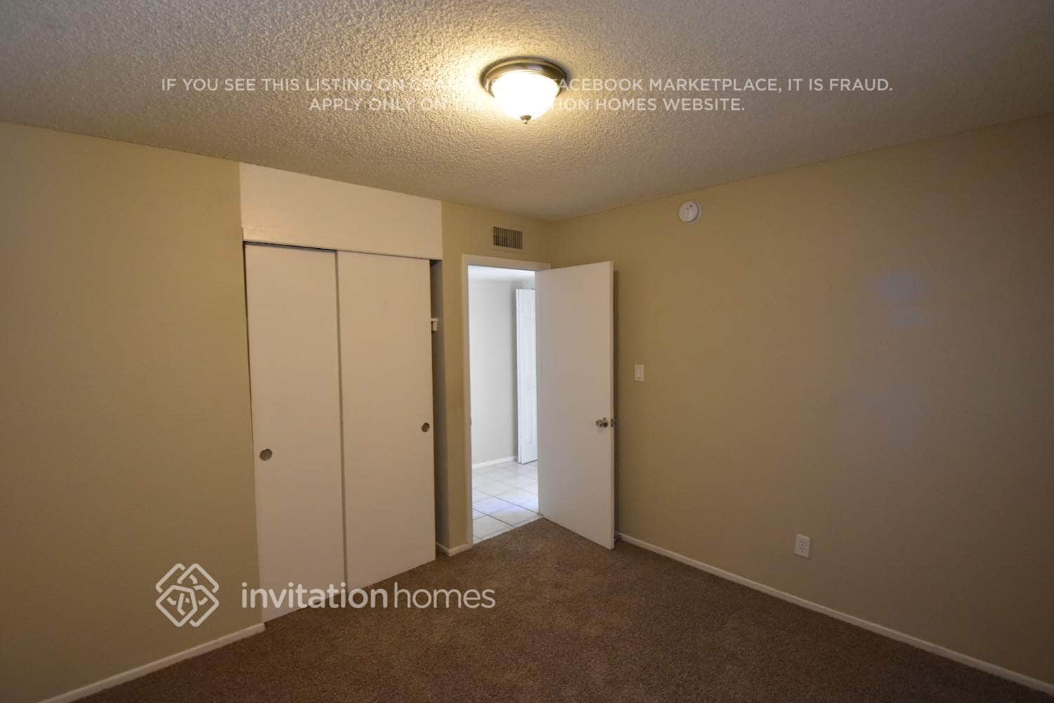 Building Photo - 2202 W Charleston Ave