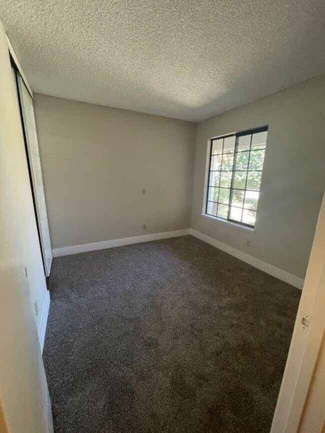 Building Photo - Fantastic 3 Bedroom in Natomas