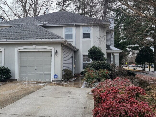 Building Photo - 901 Willow Point