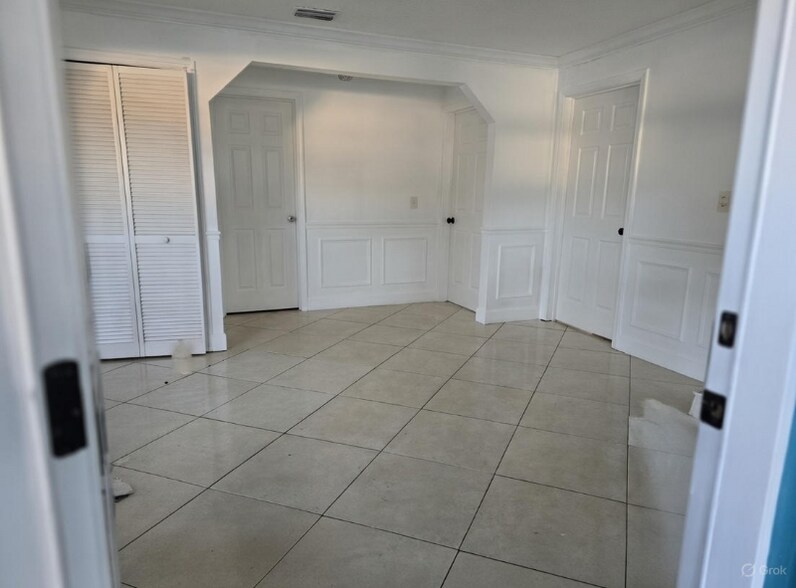 Building Photo - 1832 Callahan St