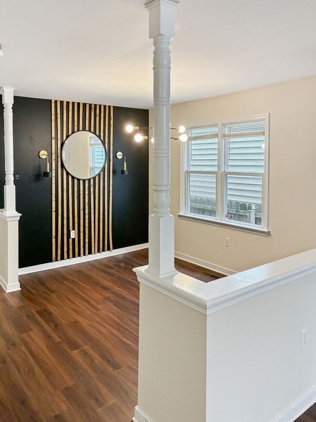Building Photo - Updated 3 Bedroom in Manchester!