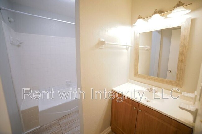 Building Photo - 1312 Nylic St