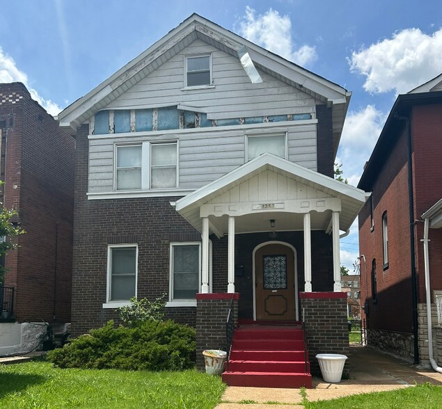 Primary Photo - 4253 Holly Ave
