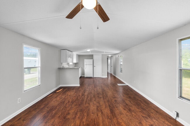 Building Photo - 107 Jodoc Dr