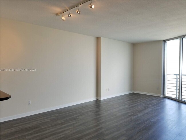 Building Photo - 335 S Biscayne Blvd