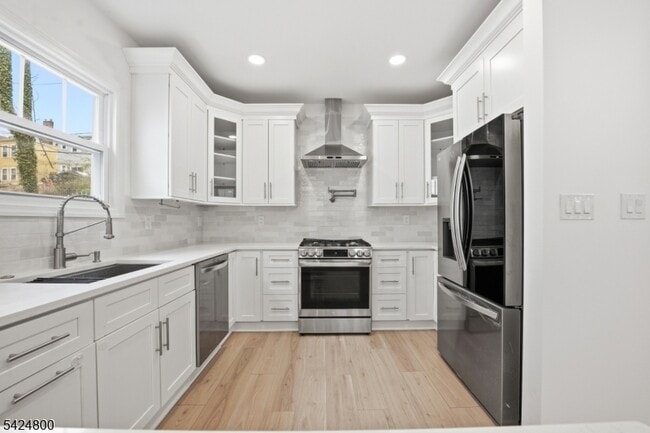 Building Photo - 40 Edgewood Rd