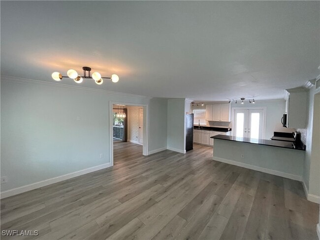 Building Photo - 905 13th St N