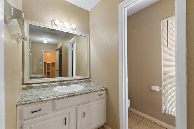 Building Photo - 25710 Pepper Ridge Ln