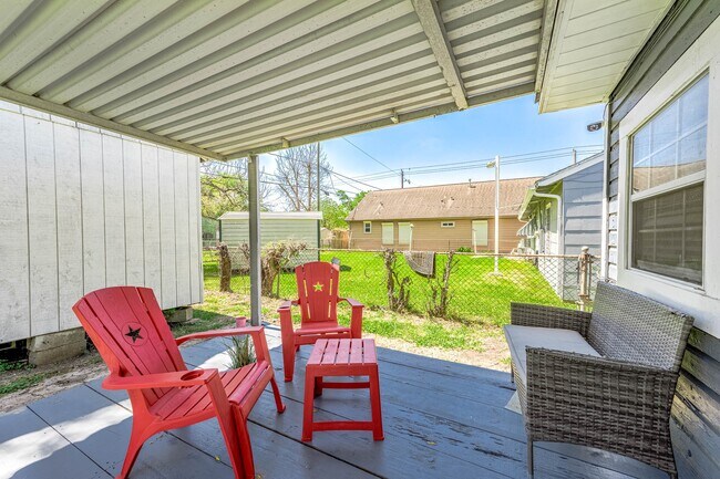 Building Photo - 3910 Luca St